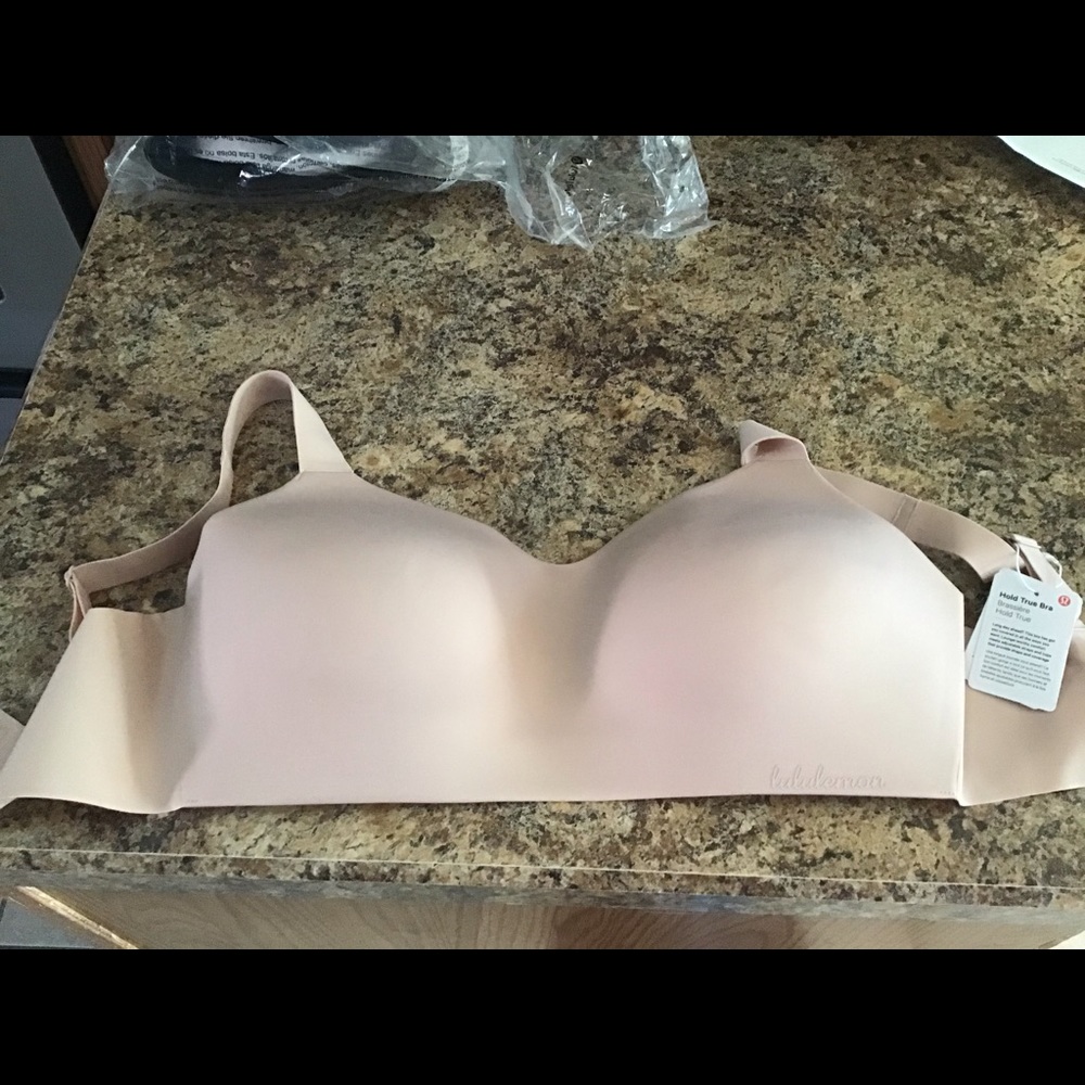 BNWT Luluemon Hold True bra